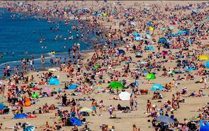 Beach chaos threatens Europe as temperatures rise amid easing coronavirus lockdowns