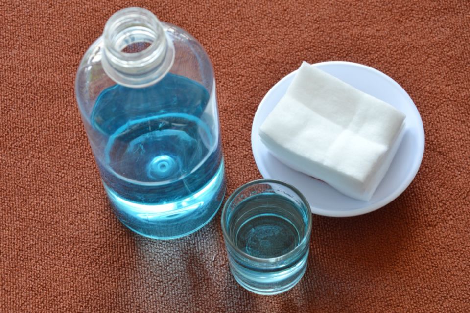 blue alcohol for wash wound in glass and clean white cotton